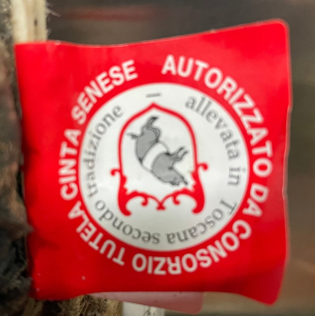 Prosciutto Crudo Cinta Senese 24 Mesi - Salumeria ToscanaProsciutto Crudo Cinta Senese 24 MesiTerre di SienaSalumeria ToscanaProsciutto di Cinta Senese DOPProsciutto Crudo Cinta Senese 24 Mesi